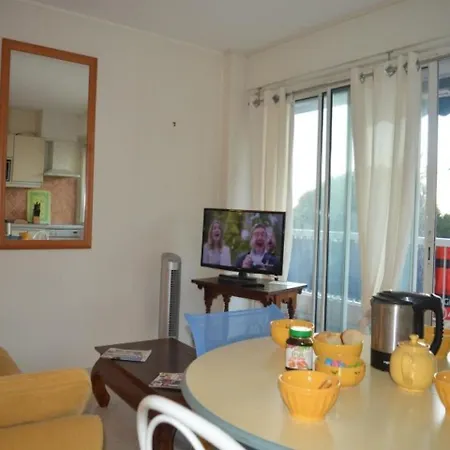 Mediterranee 1 1 Apartment *